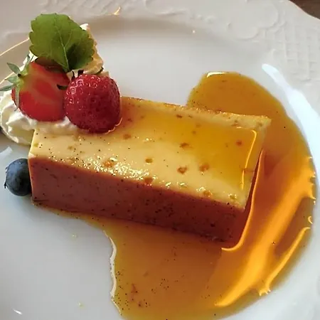 Lavik Fjord & Hotel 3*